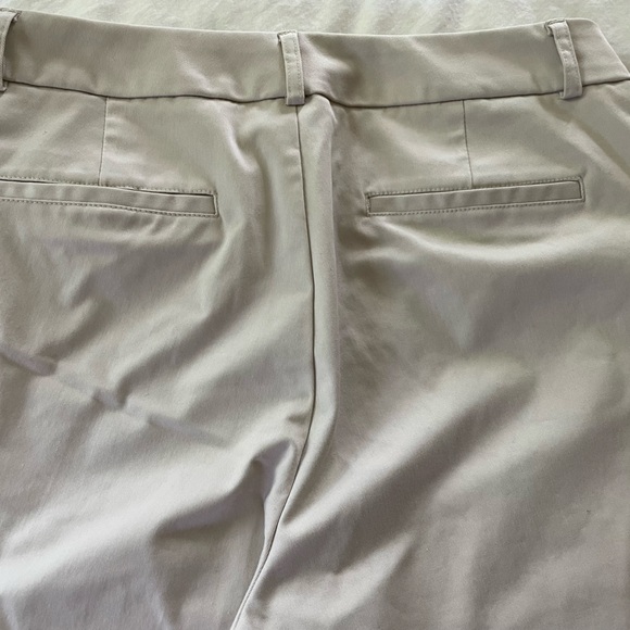 Womens Dockers Light Khaki Bermuda Shorts 6 - Picture 4 of 4